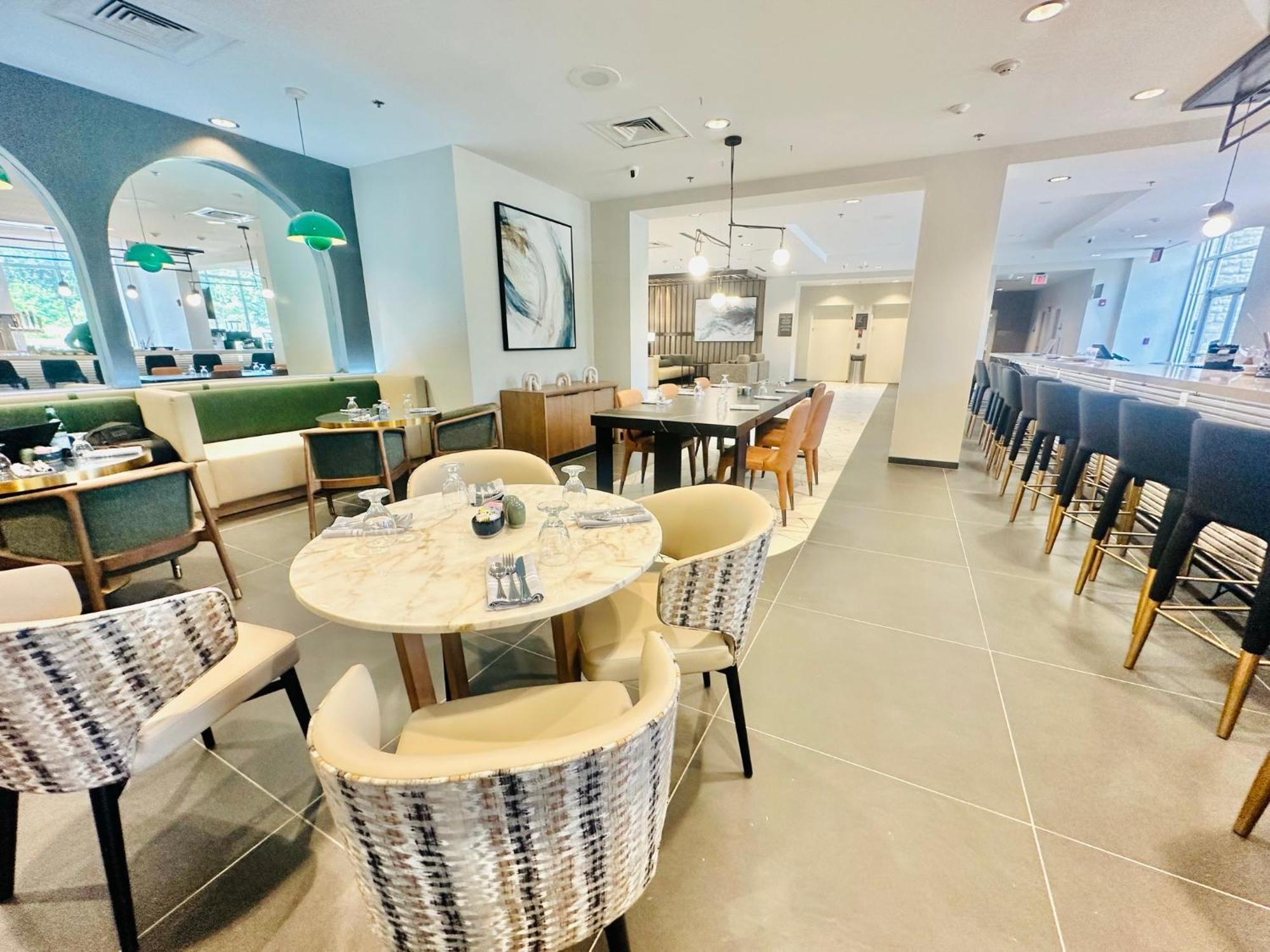 Delta Hotels By Marriott Colonial Heights Bagian luar foto