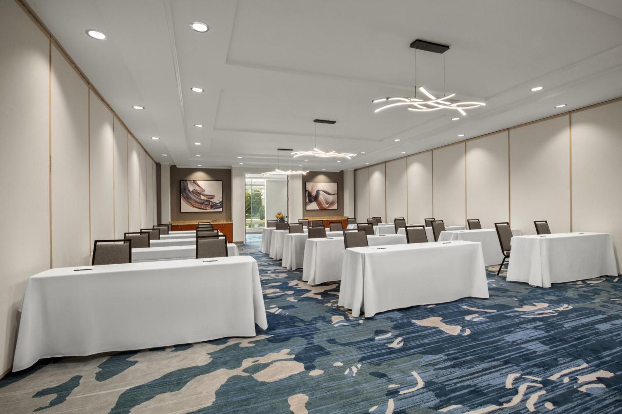 Delta Hotels By Marriott Colonial Heights Bagian luar foto