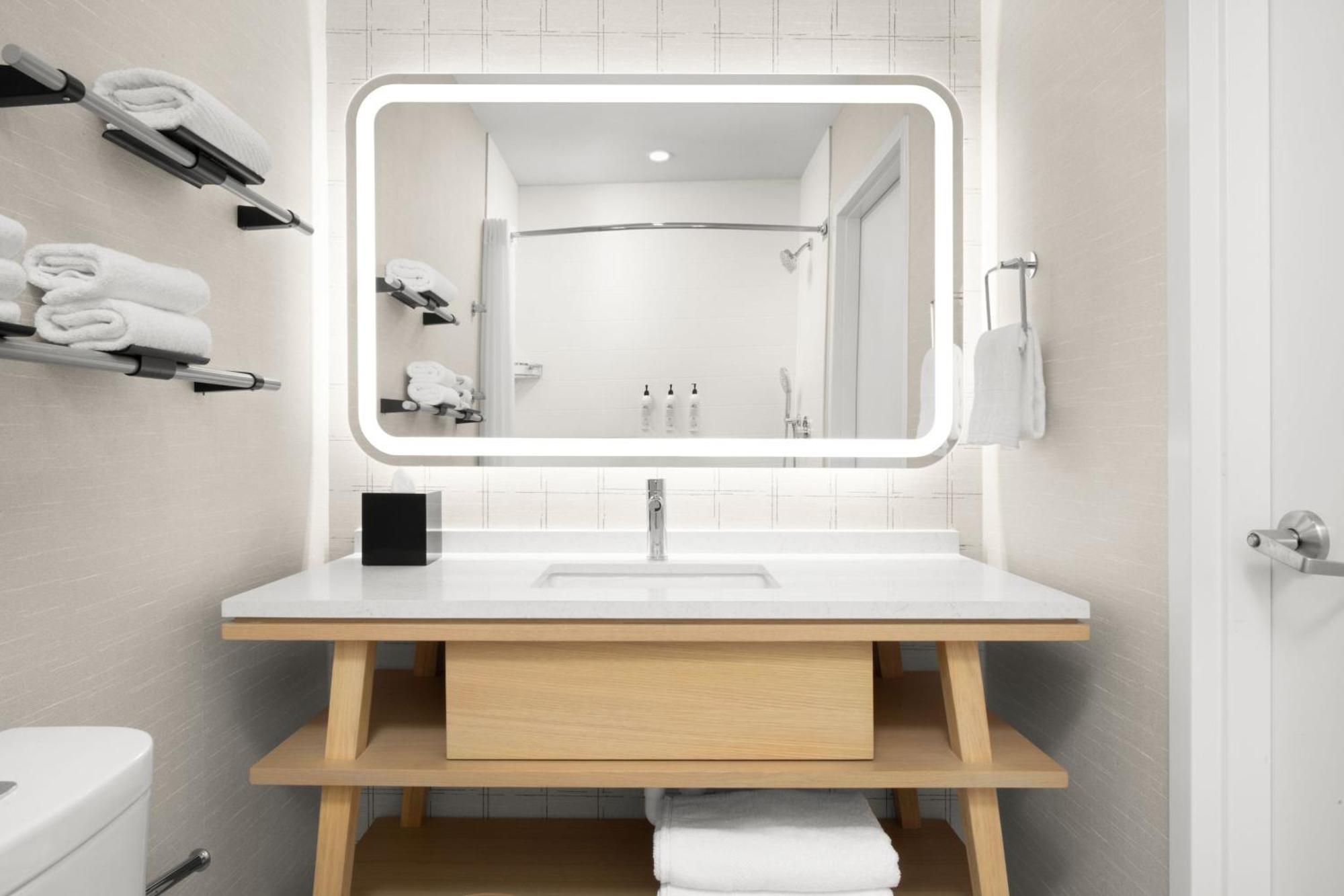 Delta Hotels By Marriott Colonial Heights Bagian luar foto