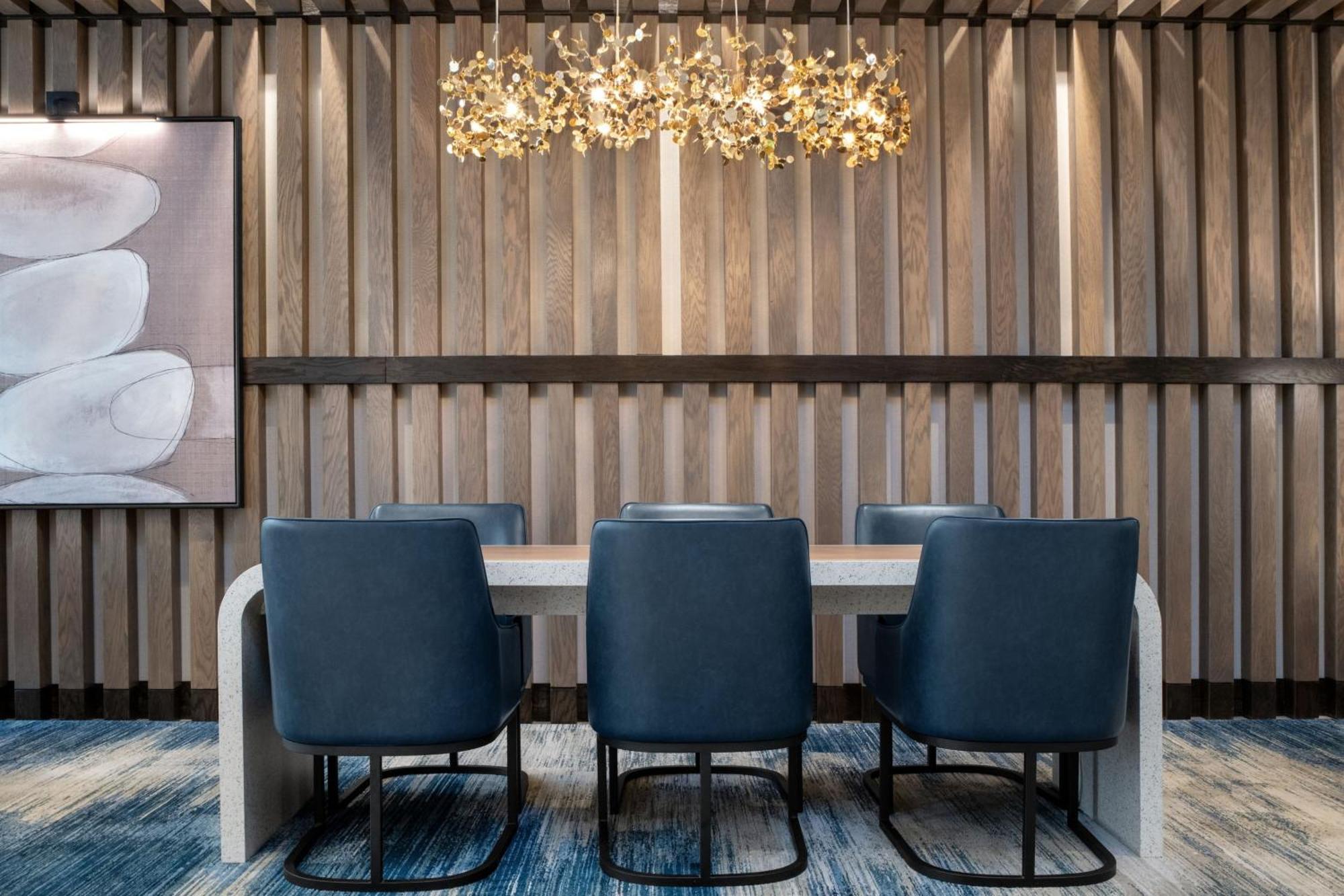 Delta Hotels By Marriott Colonial Heights Bagian luar foto