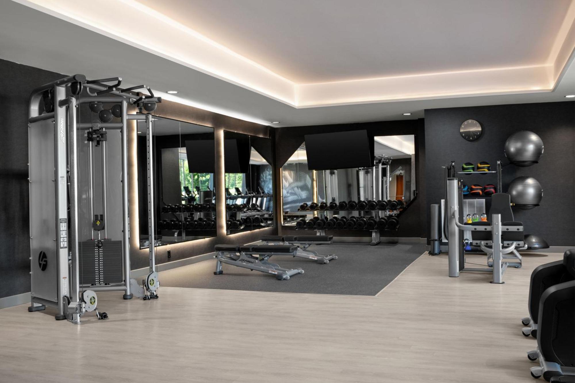 Delta Hotels By Marriott Colonial Heights Bagian luar foto