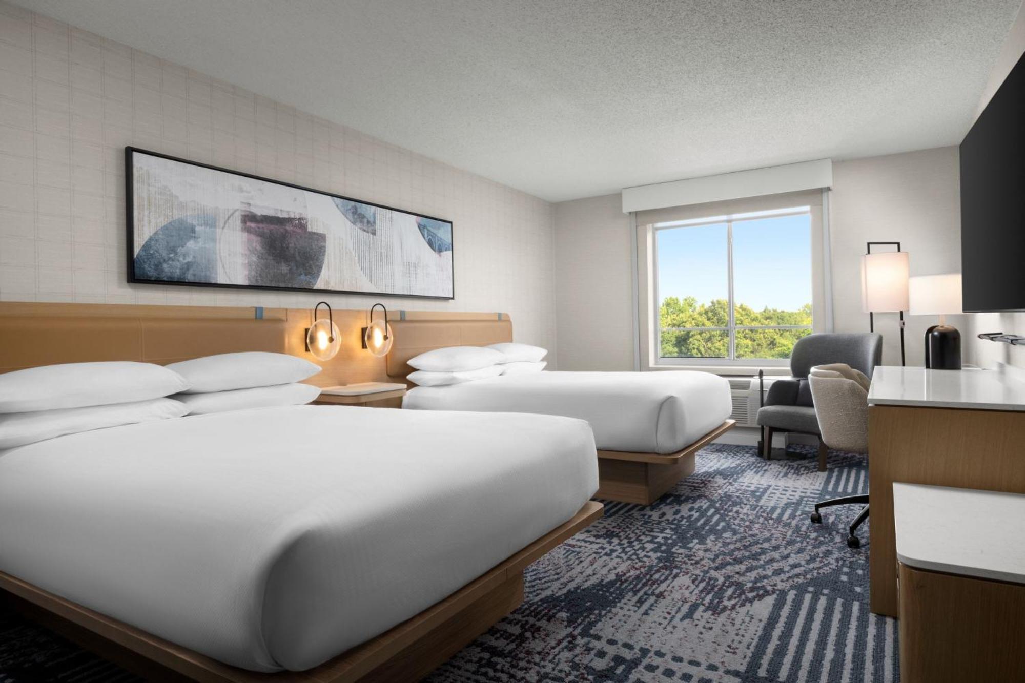 Delta Hotels By Marriott Colonial Heights Bagian luar foto