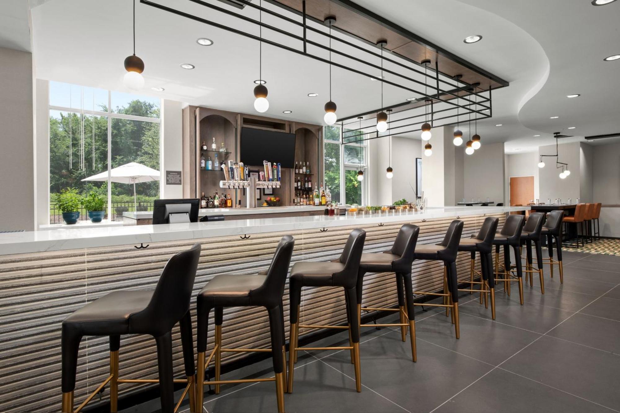 Delta Hotels By Marriott Colonial Heights Bagian luar foto