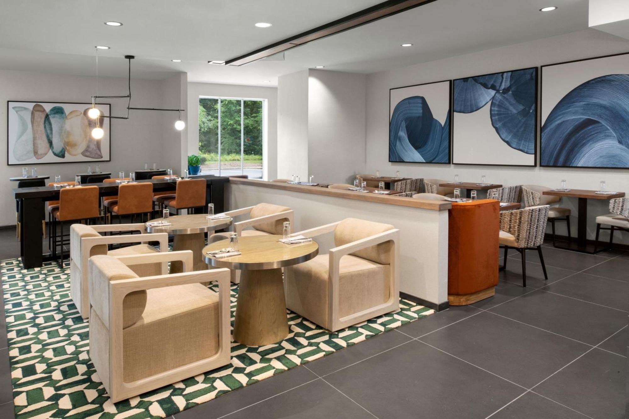 Delta Hotels By Marriott Colonial Heights Bagian luar foto