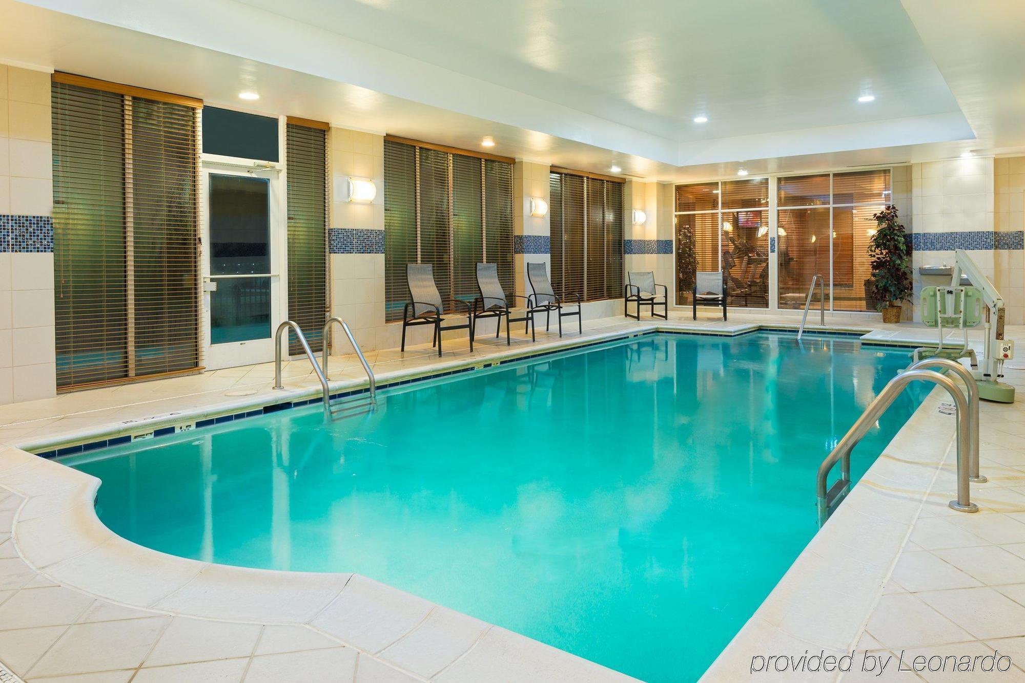 Delta Hotels By Marriott Colonial Heights Bagian luar foto